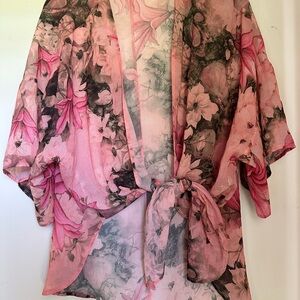 Easel Pink and Black Artistic Kimono Robe